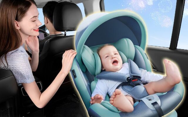 Ghế ngồi ô tô cho bé giúp ba mẹ chăm bé dễ dàng hơn