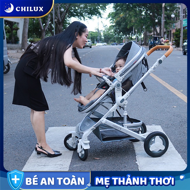 Xe đẩy cho em bé Chilux V 1.6 thuận tiện khi dạo chơi ngoài trời