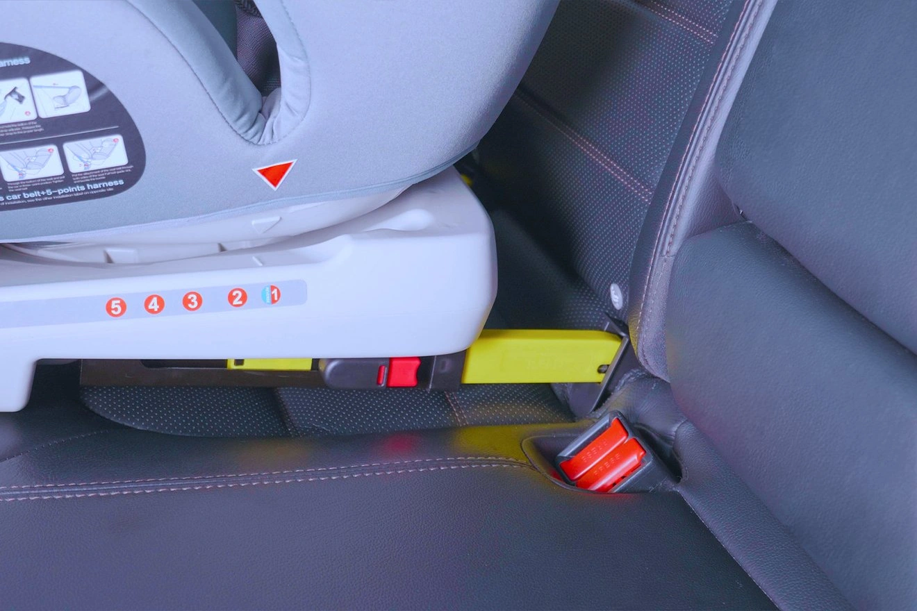 Hãy cân nhắc đến sự lựa chọn ghế ô tô cho bé với thiết kế ISOFIX tương thích với hầu hết các loại ô tô ở Việt Nam.
