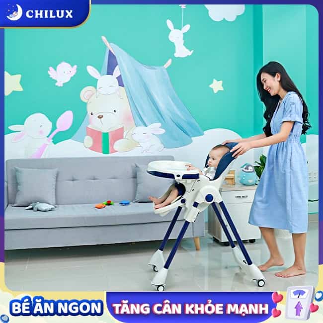 Ghế ngồi ăn cho bé 1 đến 2 tuổi Chilux thiết kế chắc chắn, chống lật, có bánh xe di chuyển dễ dàng Ghế ngồi ăn cho bé 1 đến 2 tuổi Chilux thiết kế chắc chắn, chống lật, có bánh xe di chuyển dễ dàng