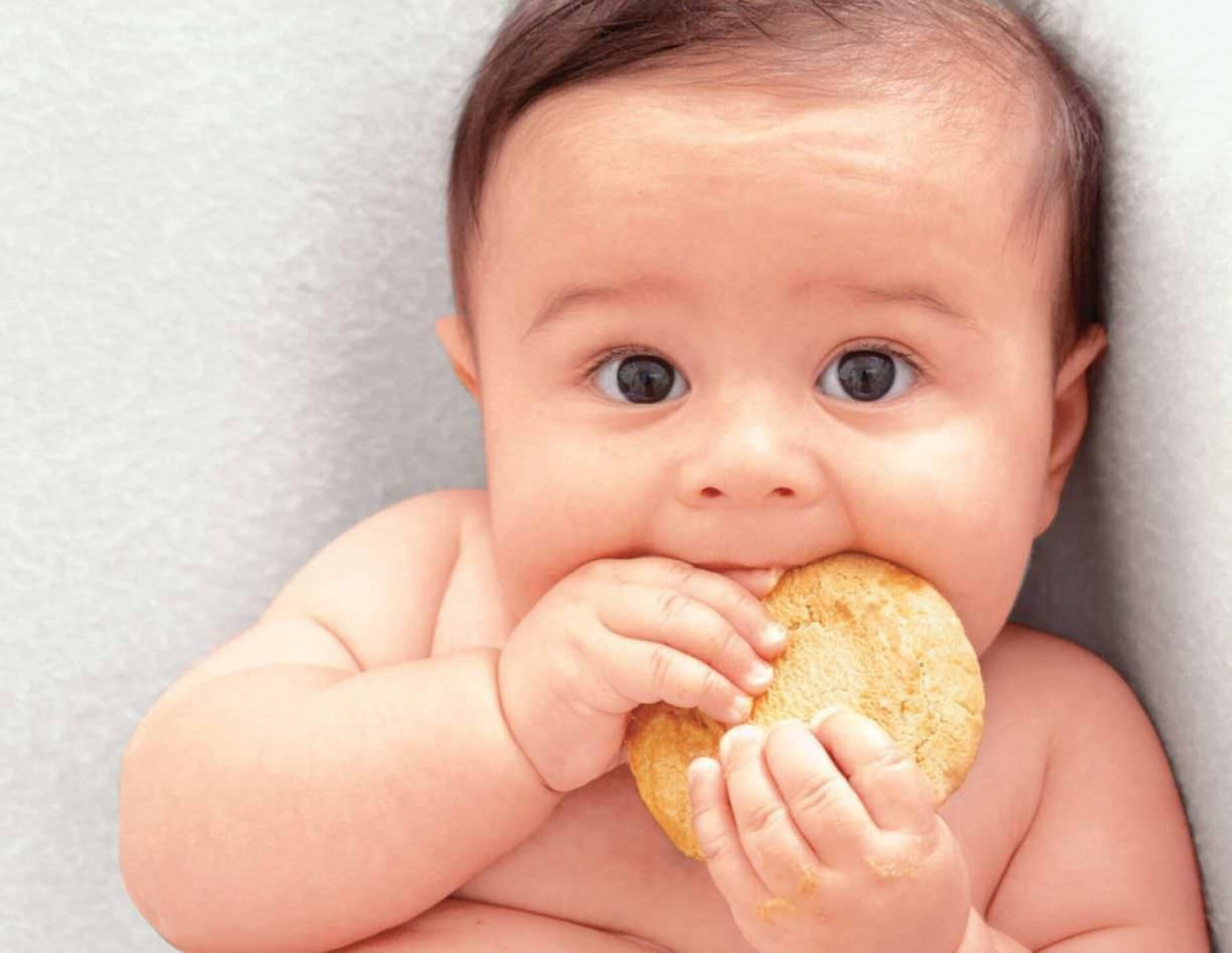 Bánh ăn dặm giúp kích thích việc ăn uống của bé
