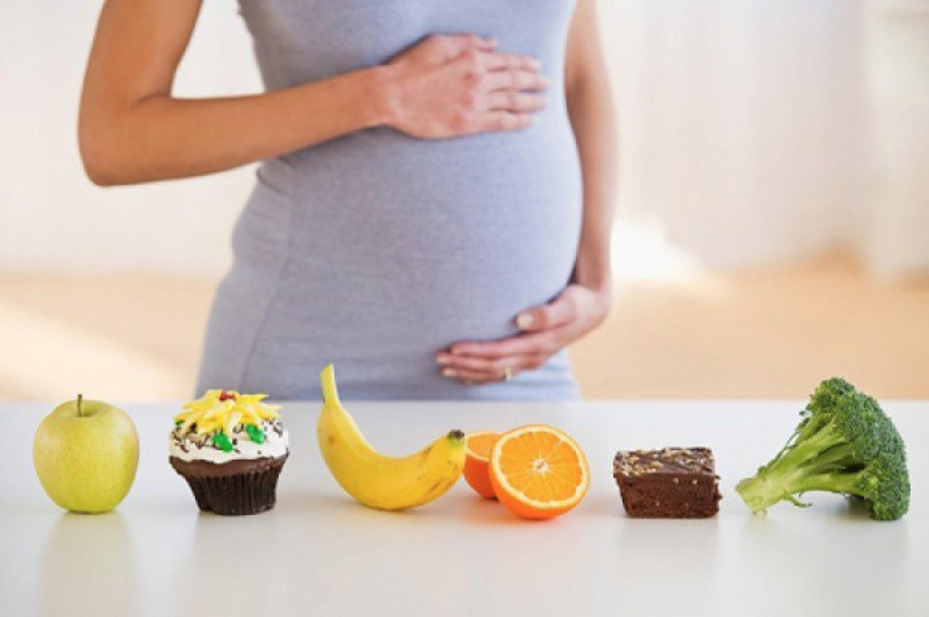 Ăn gì để con tăng cân? Ở giai đoạn đầu thai kỳ, mẹ không cần bổ sung quá nhiều năng lượng