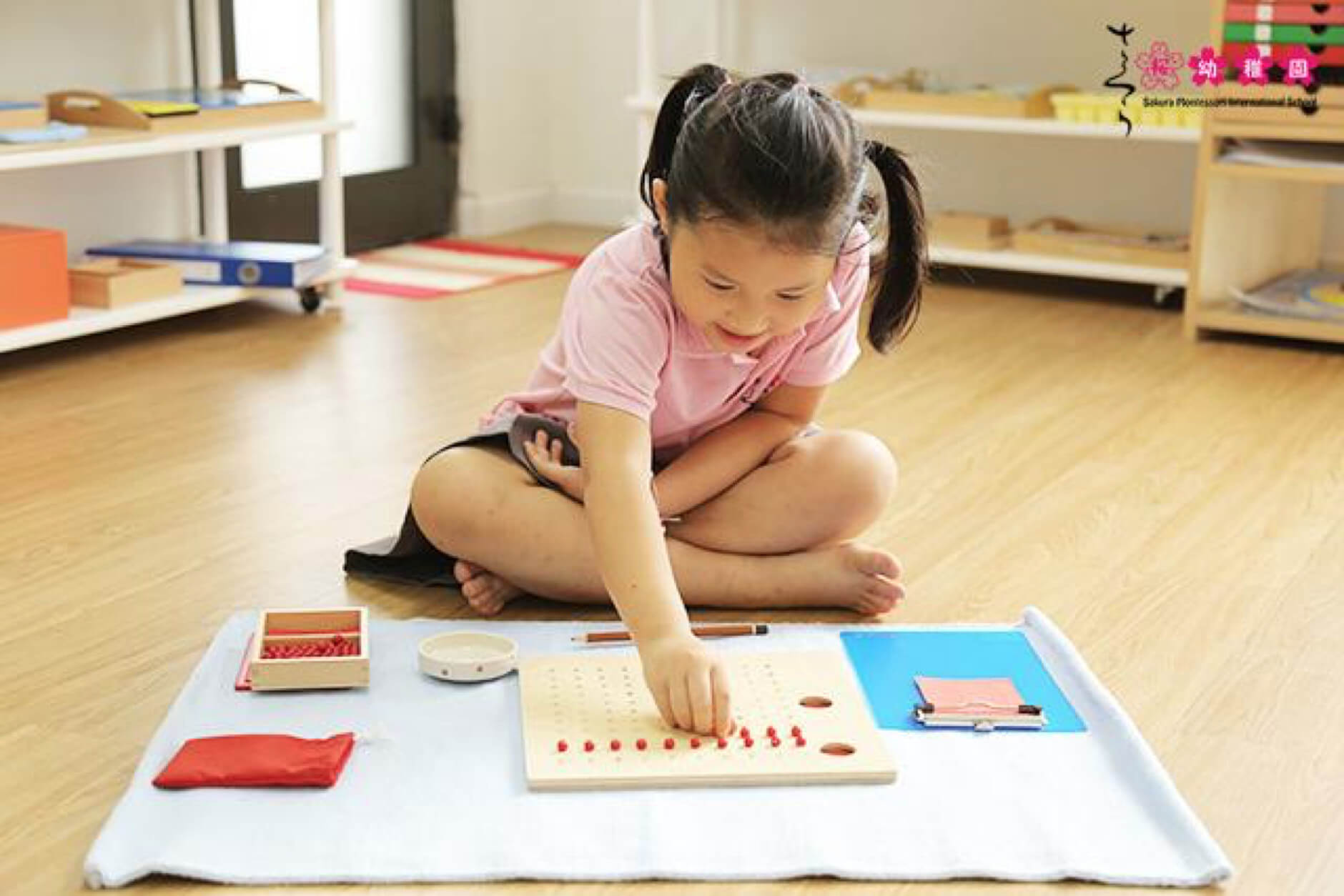 Nội dung phương pháp giáo dục Montessori chú trọng tới thực hành