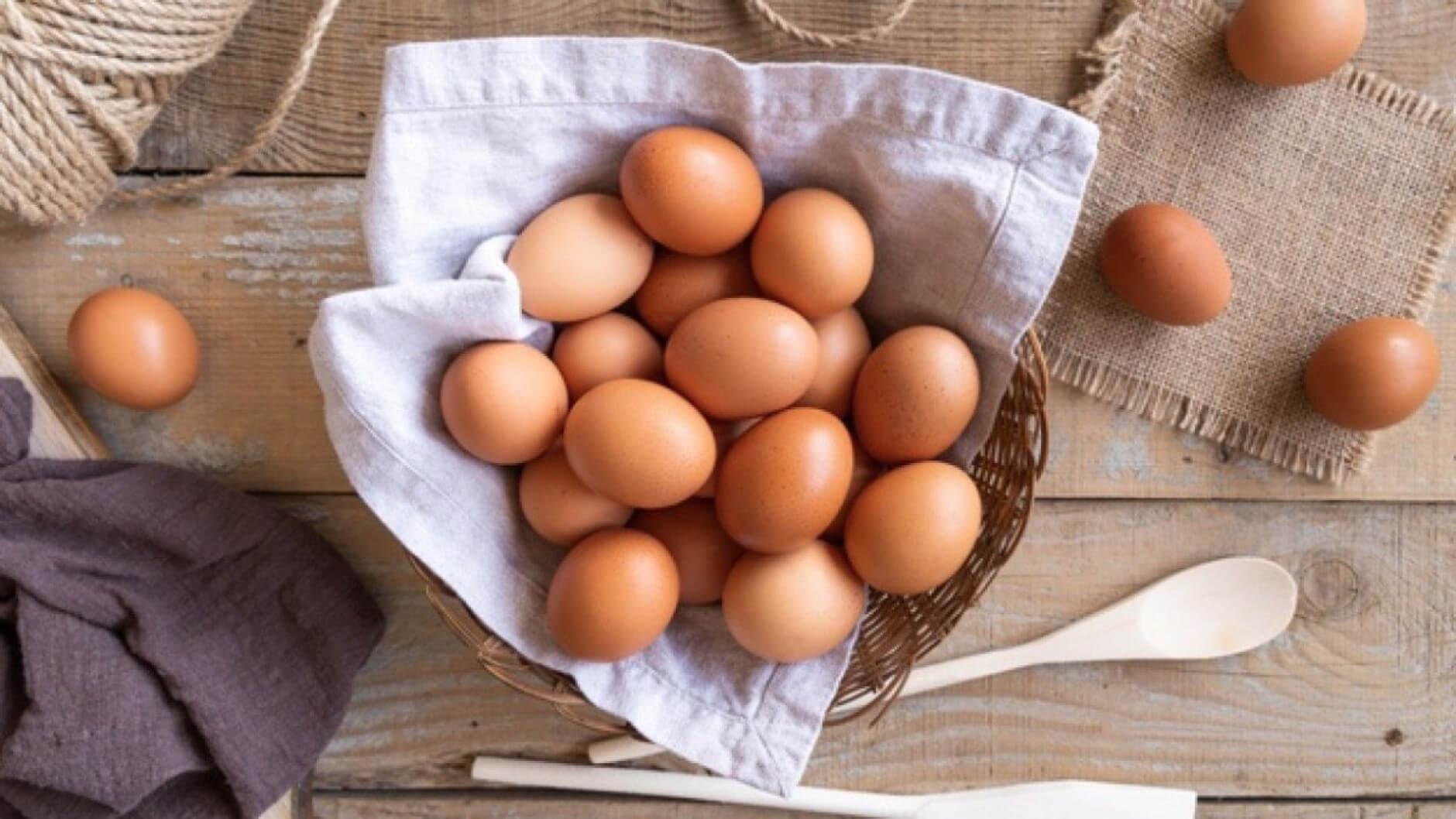 Trứng là thực phẩm không thể thiếu trong chế độ ăn vào con không vào mẹ