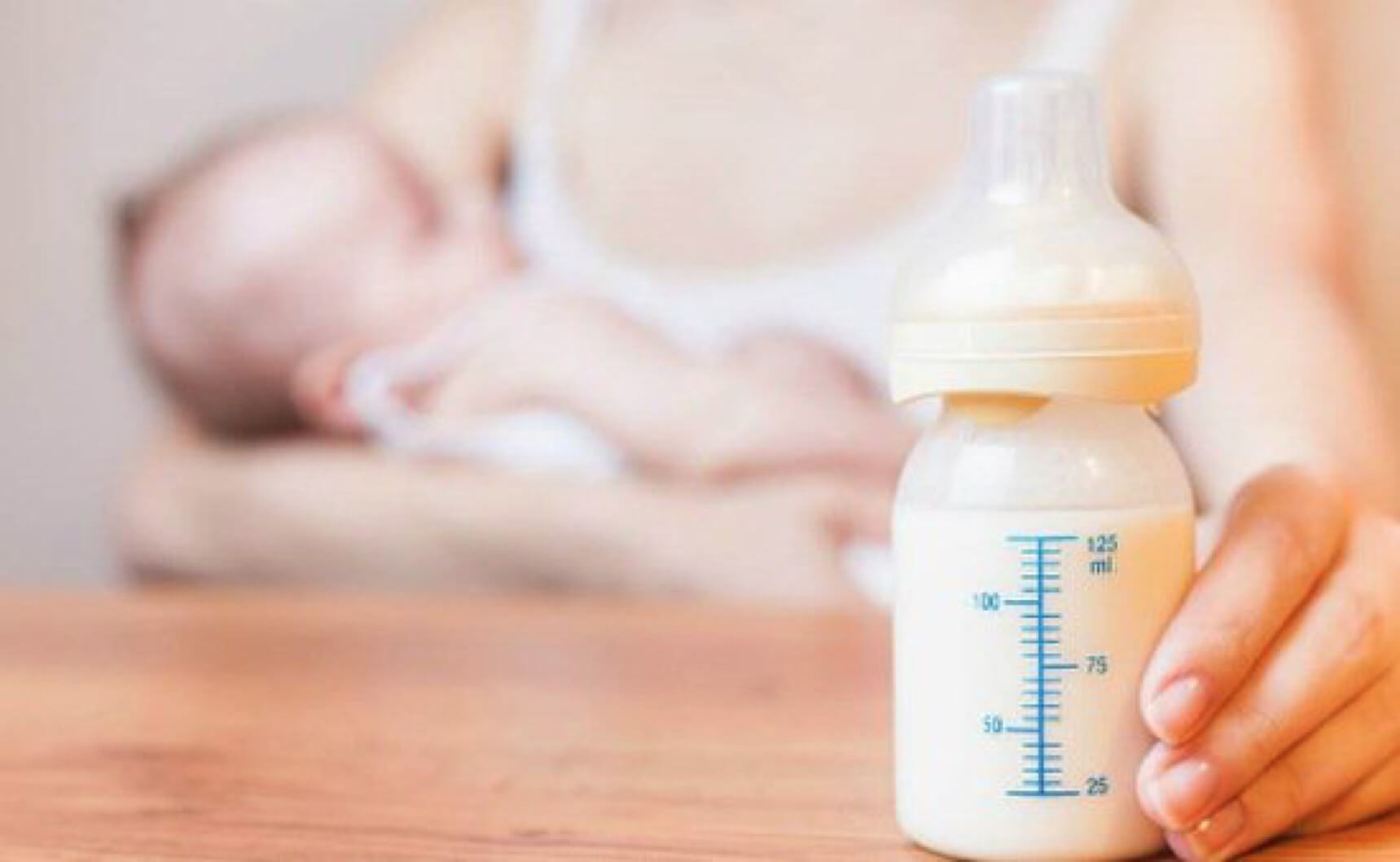 Bổ sung dinh dưỡng cho trẻ bằng sữa công thức