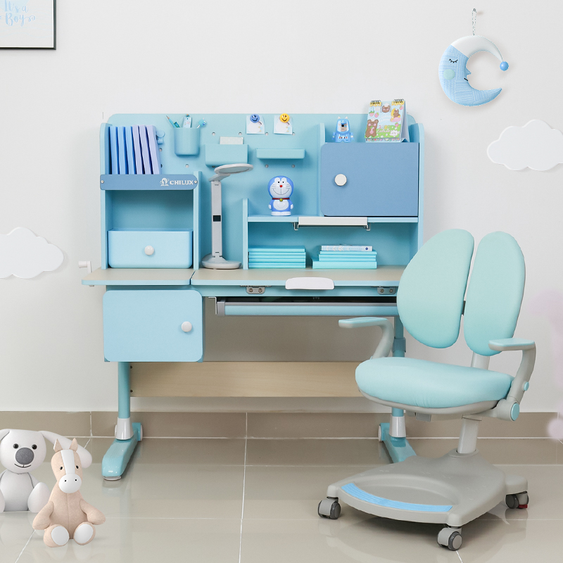 Bàn học thông minh Chilux Smart V cân bằng giữa giá và tính năng