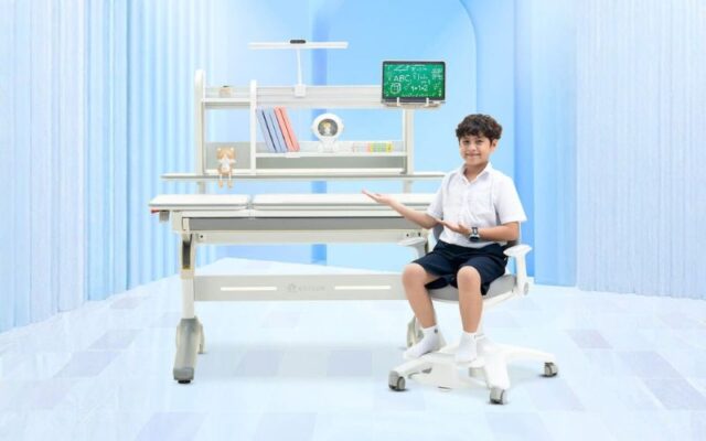 Bàn học sinh nâng hạ bằng piston Chilux Smart E