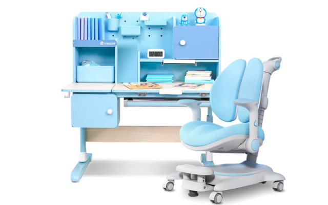 Bàn học thông minh với thiết kế khoa học và nhiều tính năng hiện đại