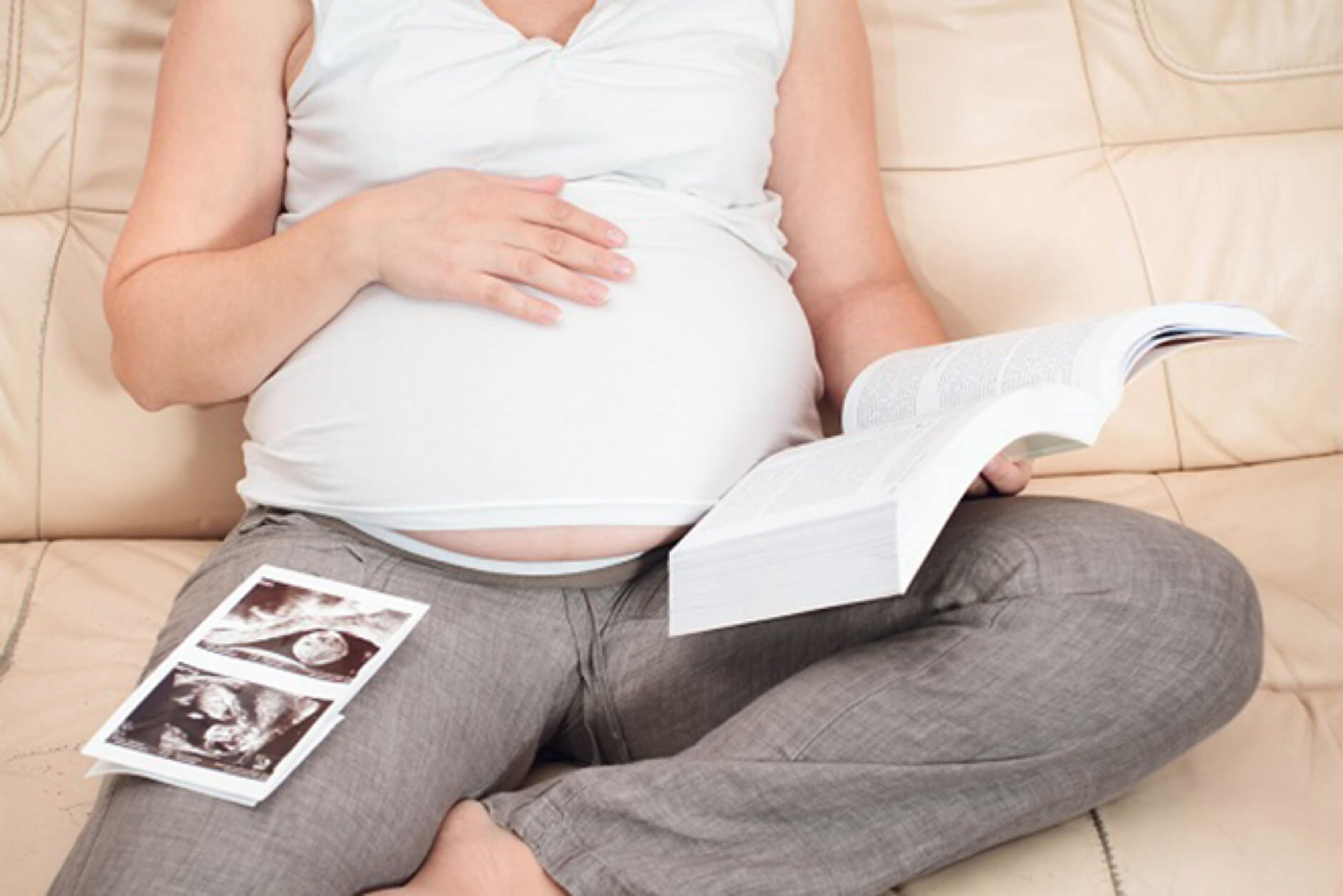 Khi nào mẹ nên đọc truyện thai giáo cho thai nhi