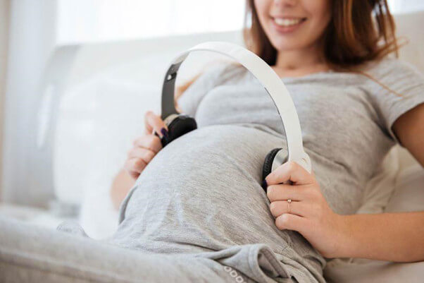 Lợi ích khi mẹ cho thai nhi nghe nhạc trong thai kỳ