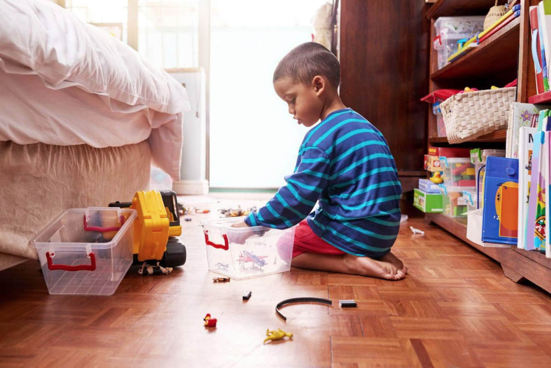 Những kỹ năng sống cho trẻ 5 tuổi khi ở nhà một mình