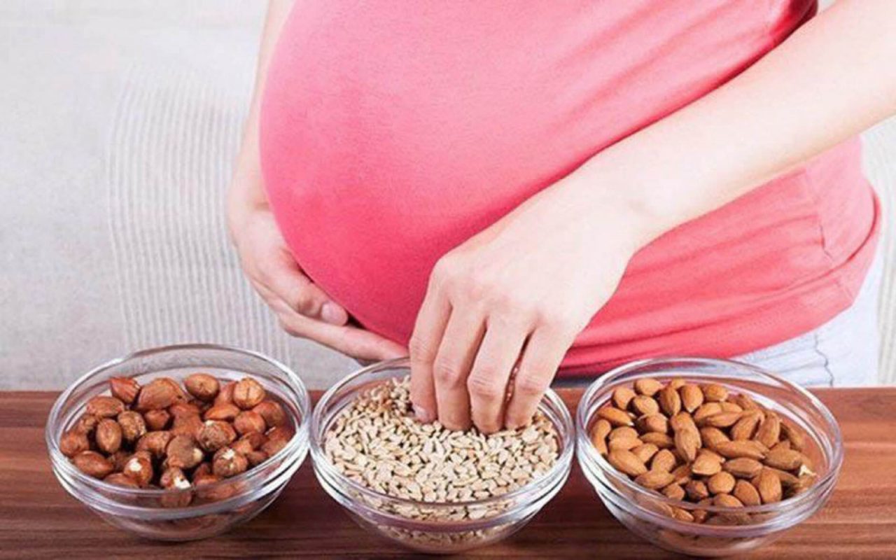 Mỗi ngày, mẹ bầu có thể ăn khoảng ¼ cốc hạt điều để đảm bảo được cung cấp chất dinh dưỡng đầy đủ.