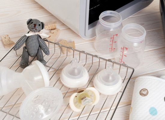 Bình sữa chưa được vệ sinh kỹ cũng có thể gây rối loạn tiêu hoá