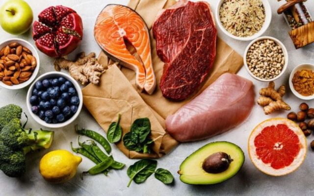 Bổ sung dưỡng chất để giảm rụng tóc sau sinh 