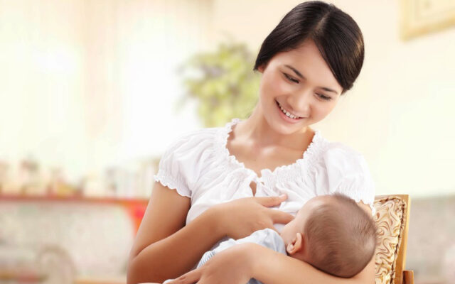 Điều chỉnh thói quen sinh hoạt của mẹ sau sinh