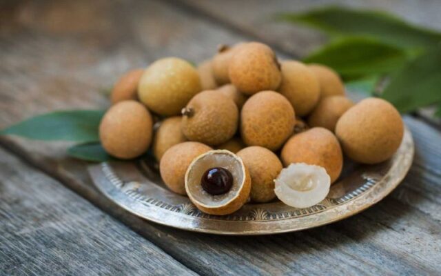 Không nên ăn nhãn sau sinh