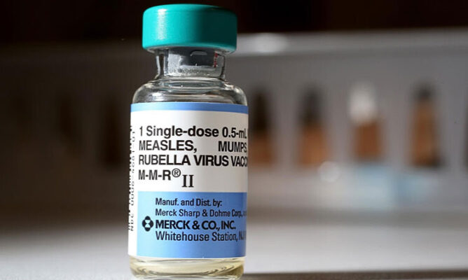 Vắc-xin MMR ngăn ngừa các biến chứng nguy hiểm như thai lưu hoặc dị tật bẩm sinh