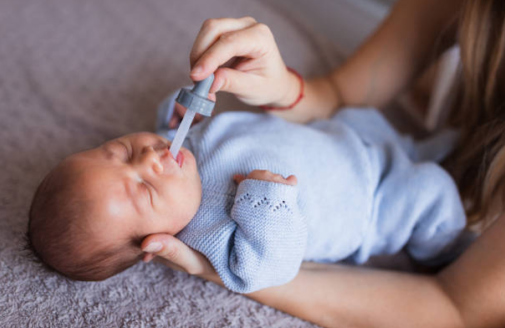 Bổ sung men vi sinh cho trẻ sơ sinh