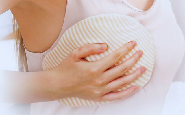 Chườm bằng xôi hoặc cơm nóng