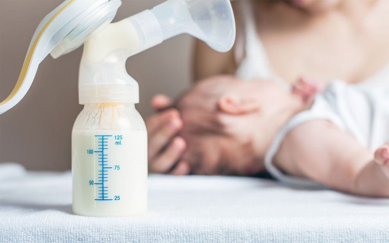 Gợi ý các cách làm sữa mẹ đặc và vàng