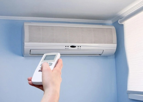 Gió lạnh làm cho mẹ dễ bị cảm lạnh, ảnh hưởng vết mổ