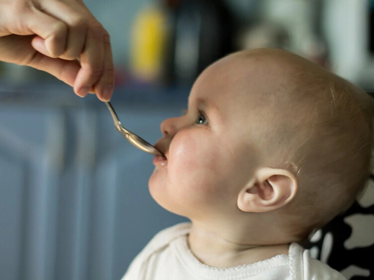 Khi nào không nên bổ sung vitamin tổng hợp cho bé?