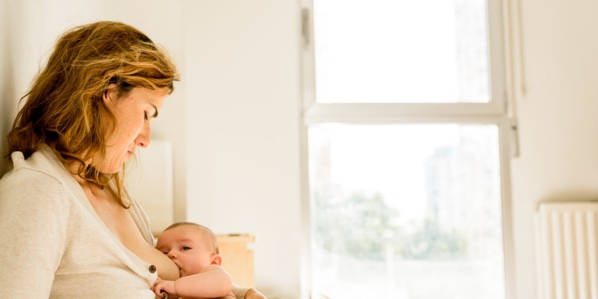 Nuôi con bằng sữa mẹ hoàn toàn