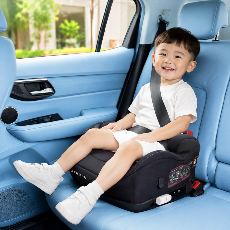 Ghế nâng cho bé trên ô tô là giúp nâng chiều cao cho bé