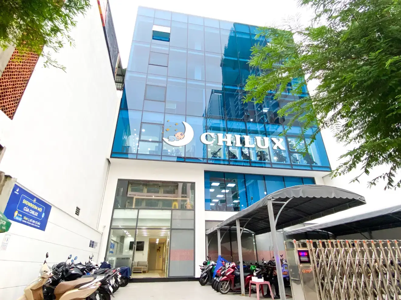 Showroom Chilux nơi bán ghế ô tô được ba mẹ tin dùng
